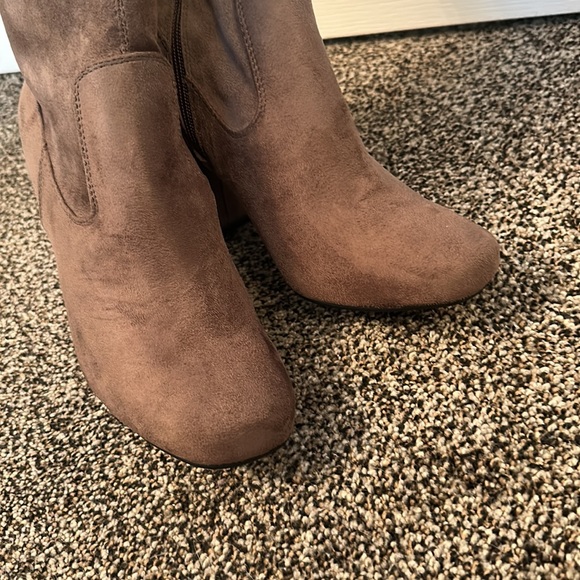 Over the Knee Carlos Boots - Picture 3 of 5